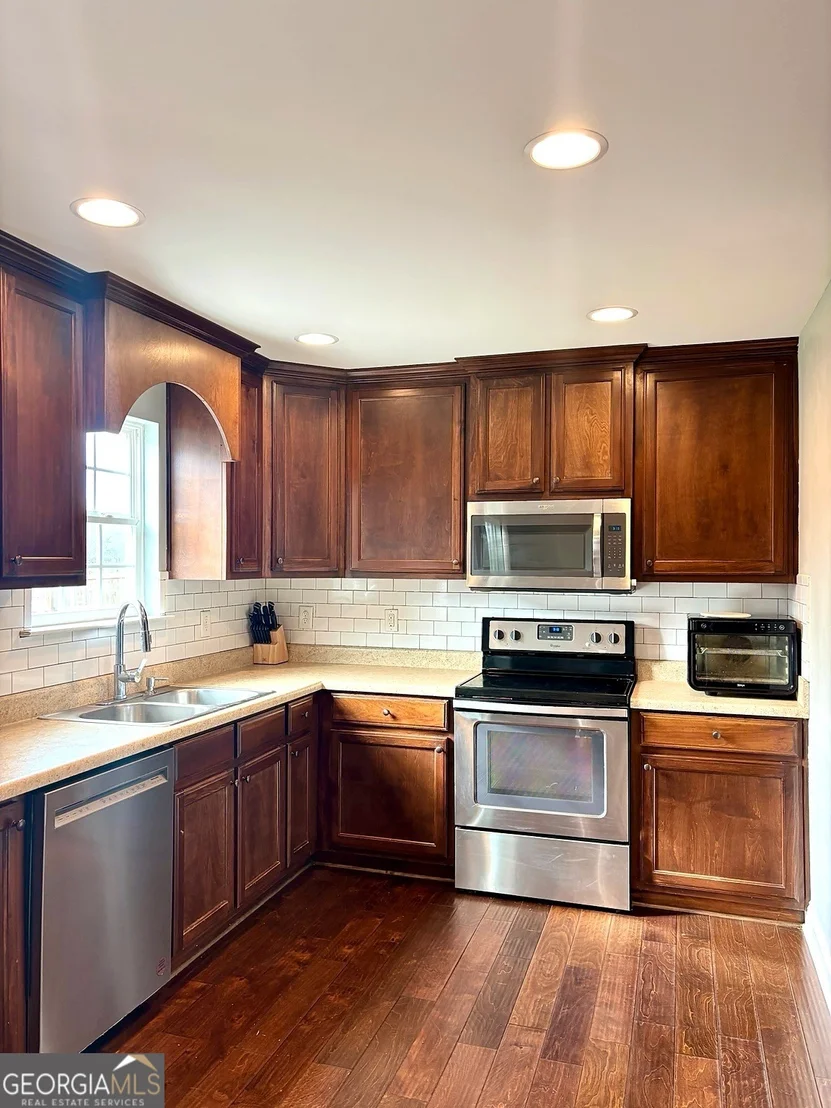 Photo of 8233 Mountain Glen Drive