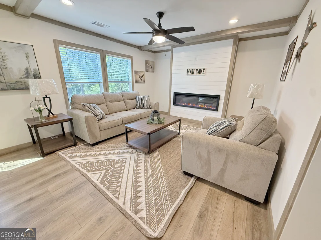 Photo of 415 Oliver Road
