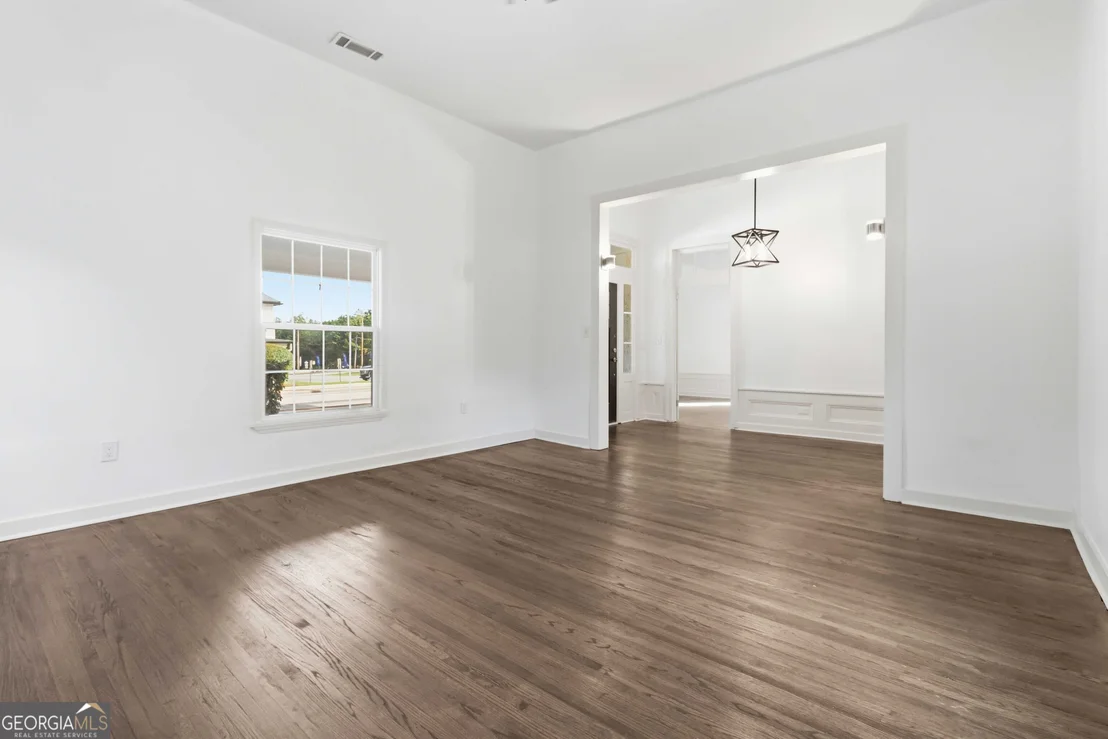 Photo of 6860 Main Street