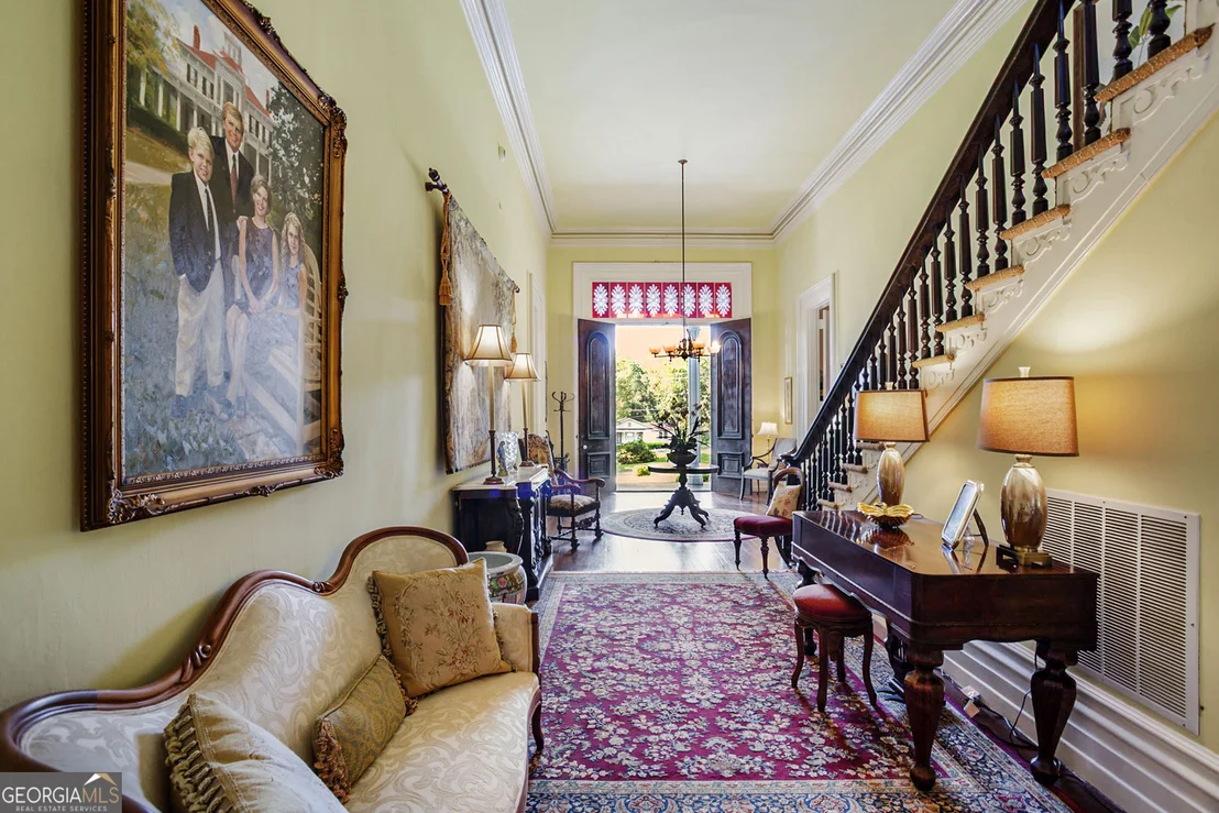 Photo of 534 W WEST BROAD Street