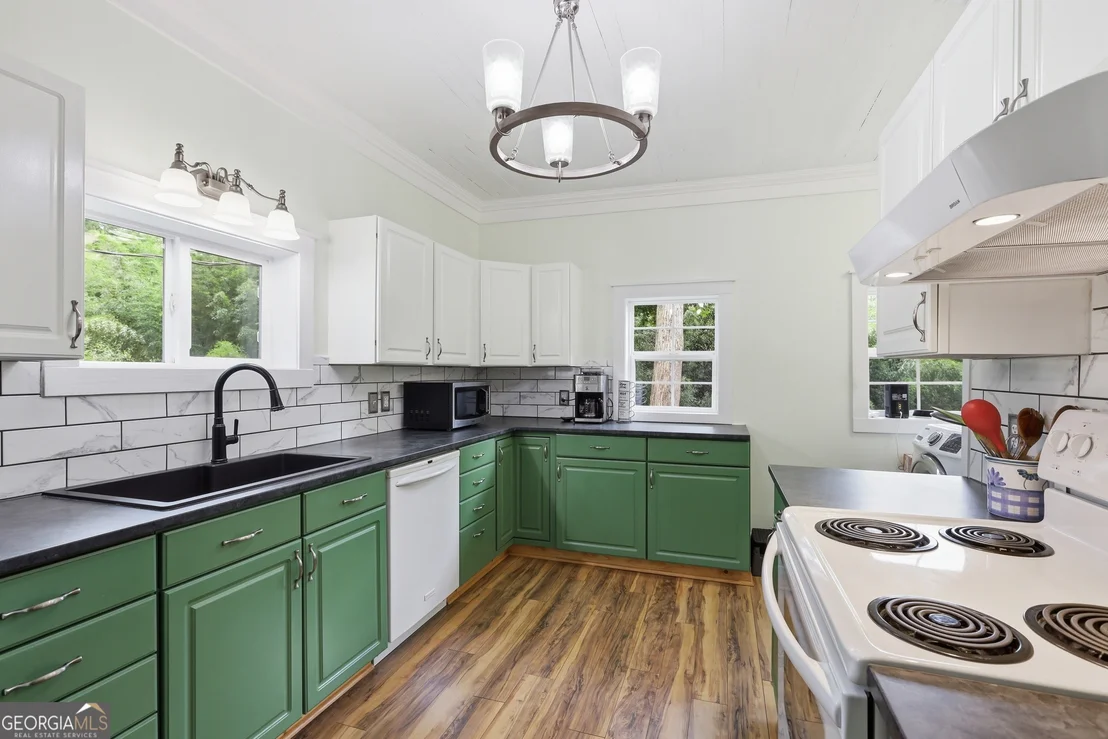 Photo of 407 Cedar Avenue