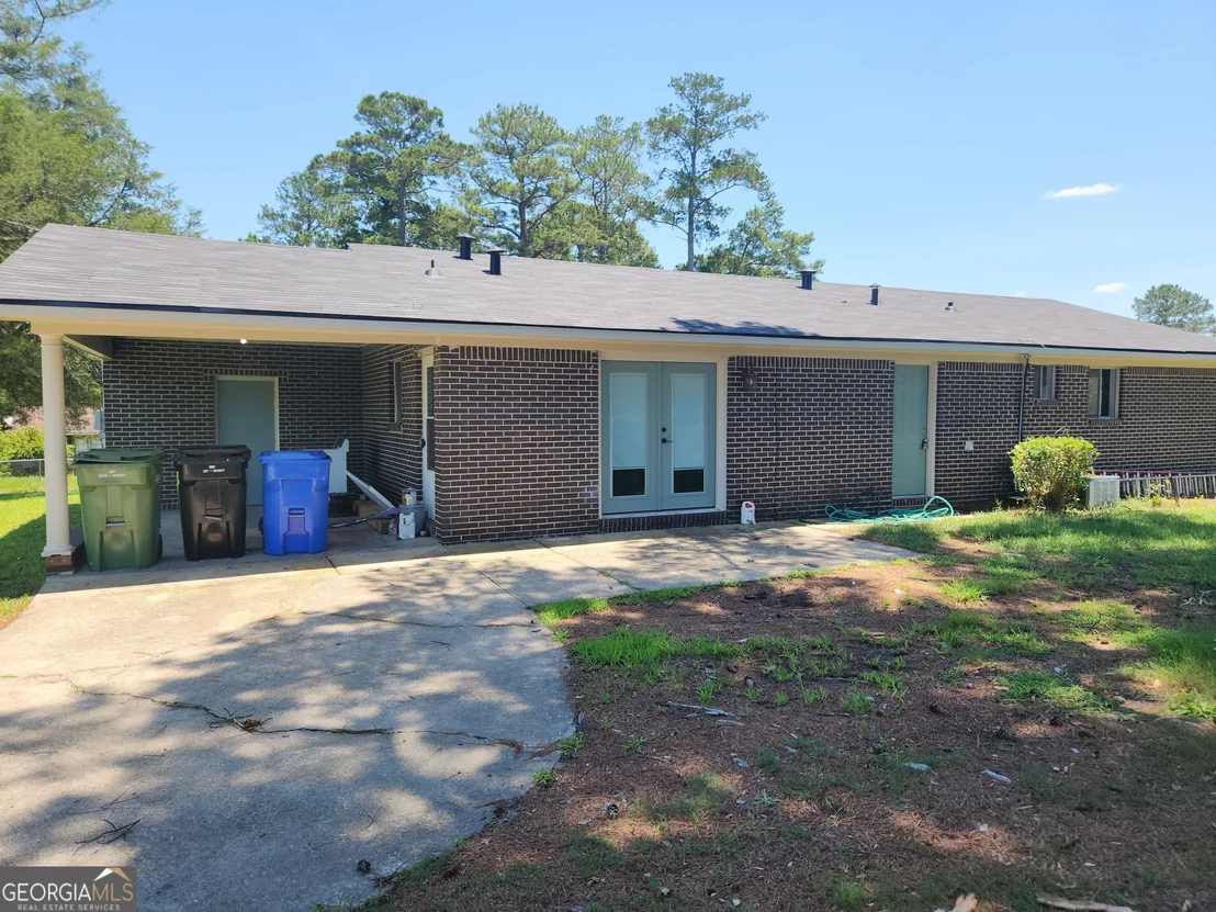 Photo of 2911 Foresthill Drive