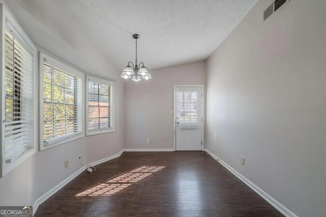 Photo of 4569 Iroquois Trail