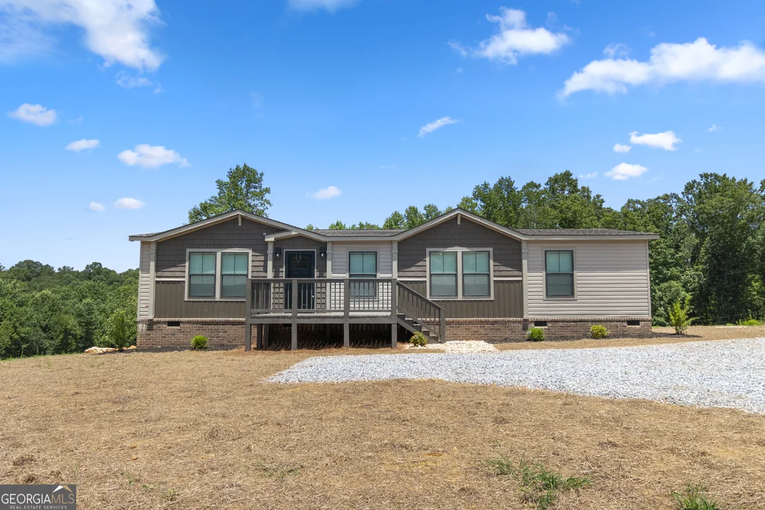 Photo of 654 Robertson Loop Road