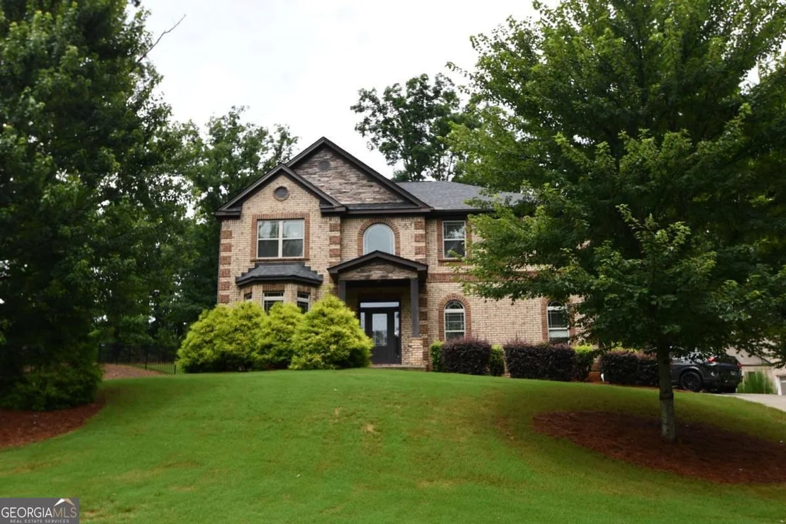 Photo of 1140 Riverhill Drive