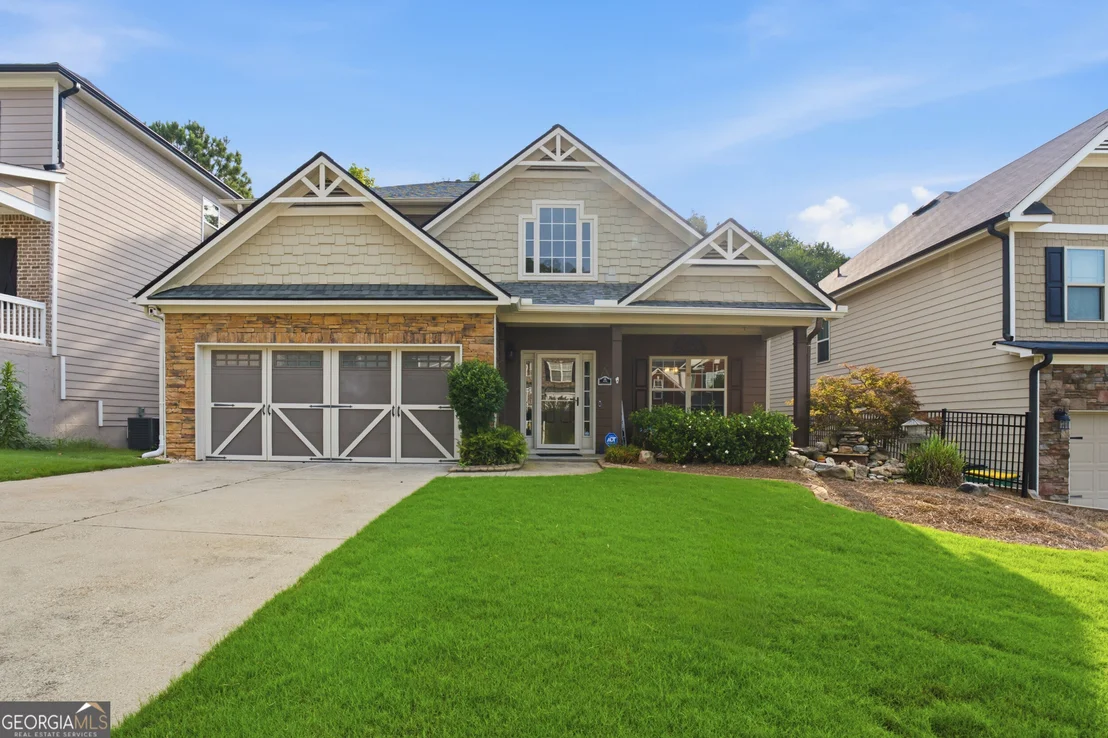 Photo of 423 Crestmont Lane