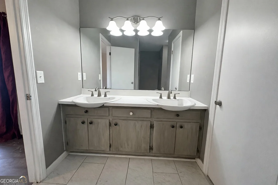 Photo of 5690 Drusilla Lane