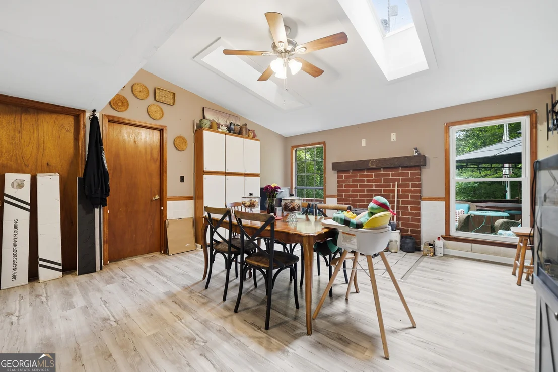 Photo of 2518 Henderson Mountain Road