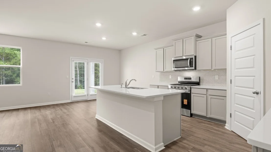 Photo of 438 Abbott Road