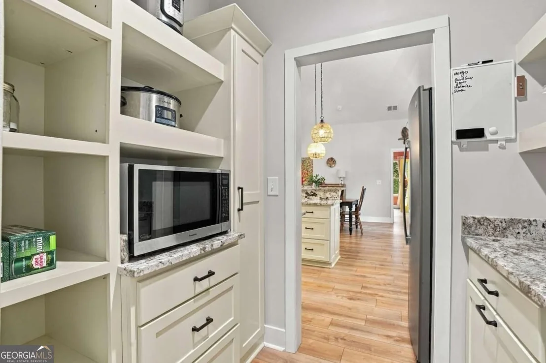 Photo of 1608 Thompson Lane
