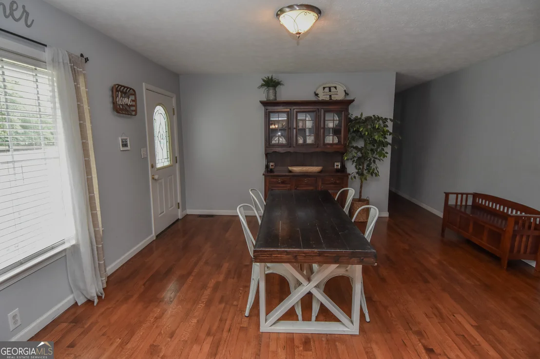 Photo of 1579 Van Buren Road