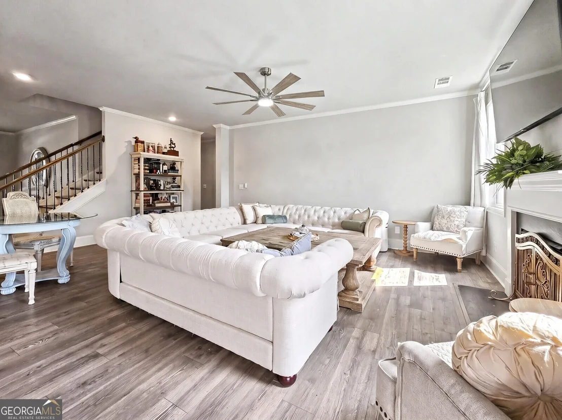 Photo of 349 Garnet Drive