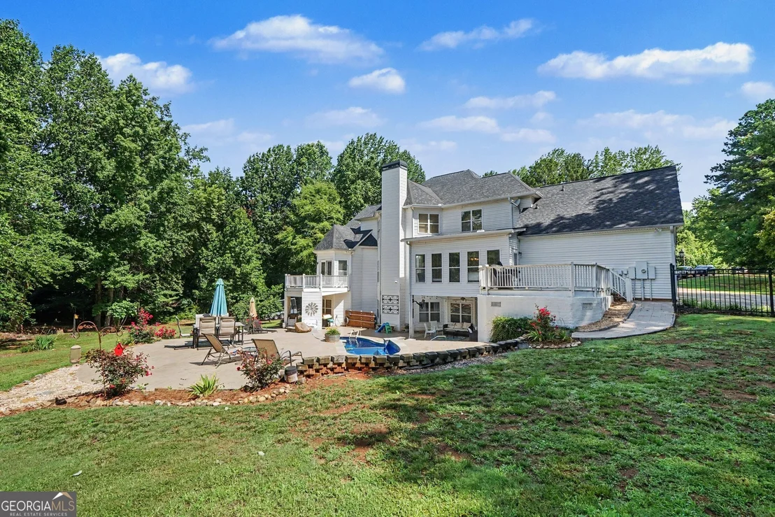 Photo of 385 Primrose Lane