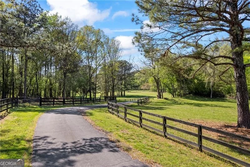 Photo of 175 Tom Jones Road