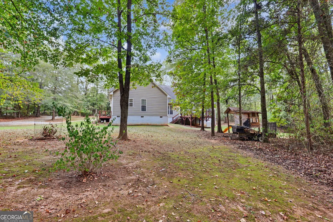 Photo of 830 Lord Fleming Road