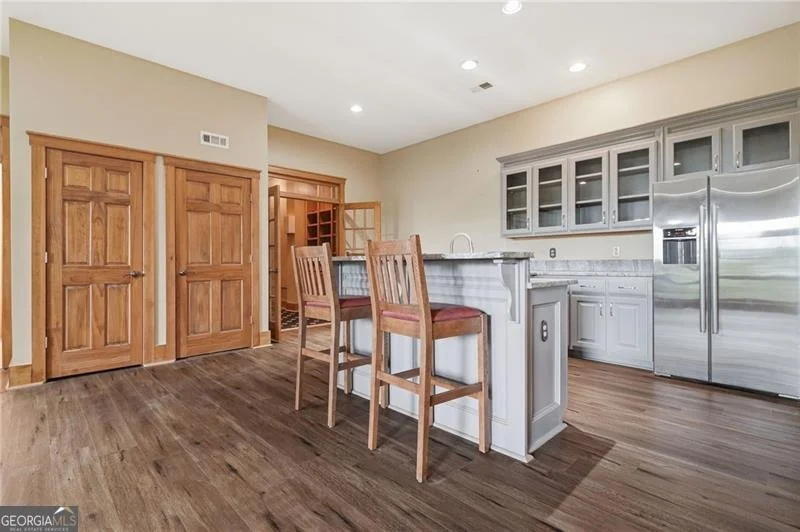 Photo of 861 Summit Drive
