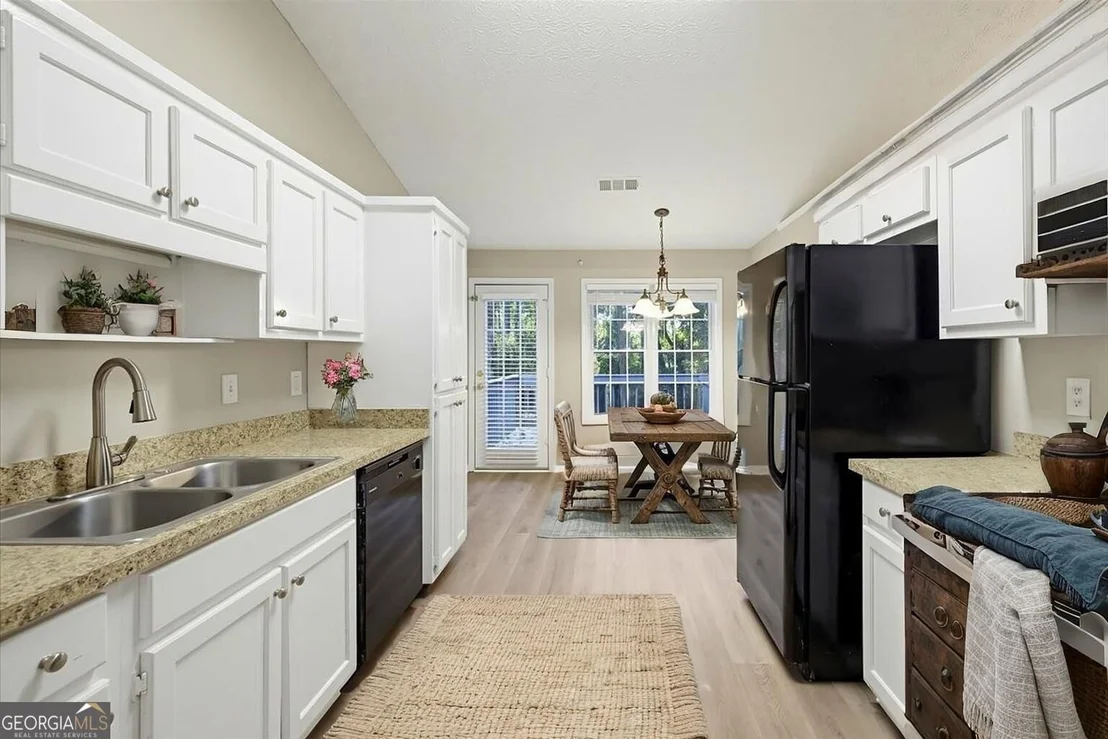 Photo of 334 Hill S Pointe Court