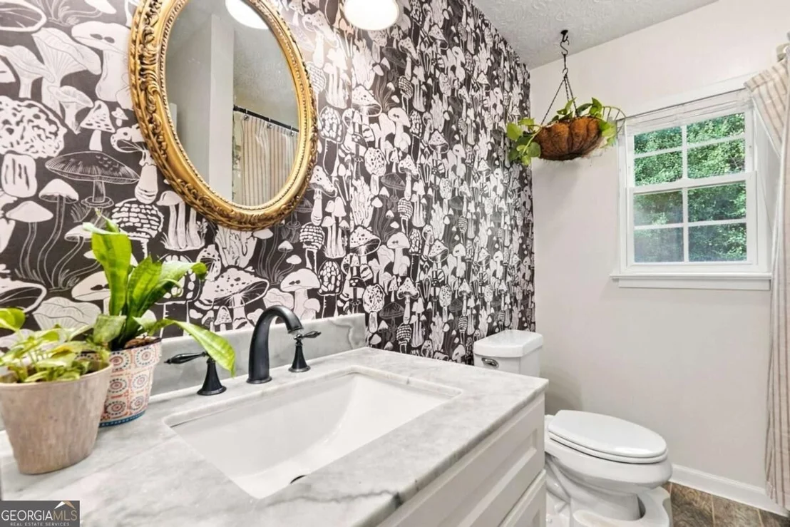 Photo of 408 White Way