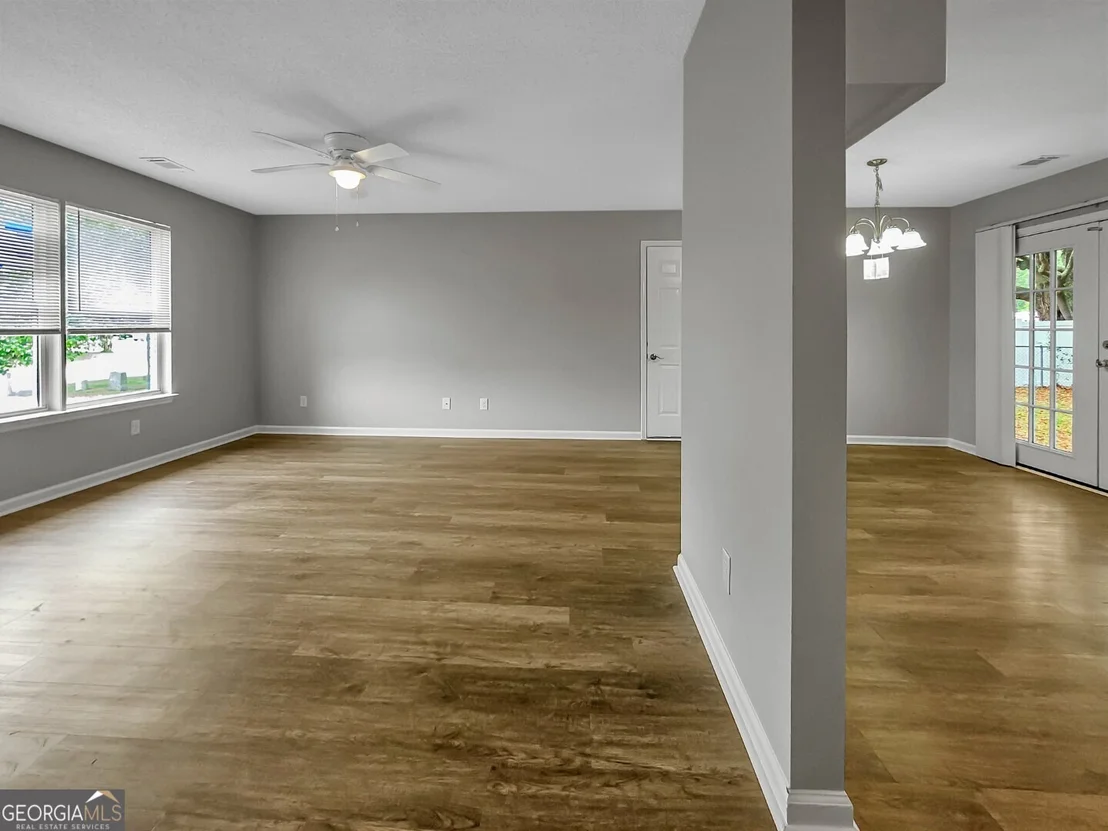 Photo of 1257 Roberts Way