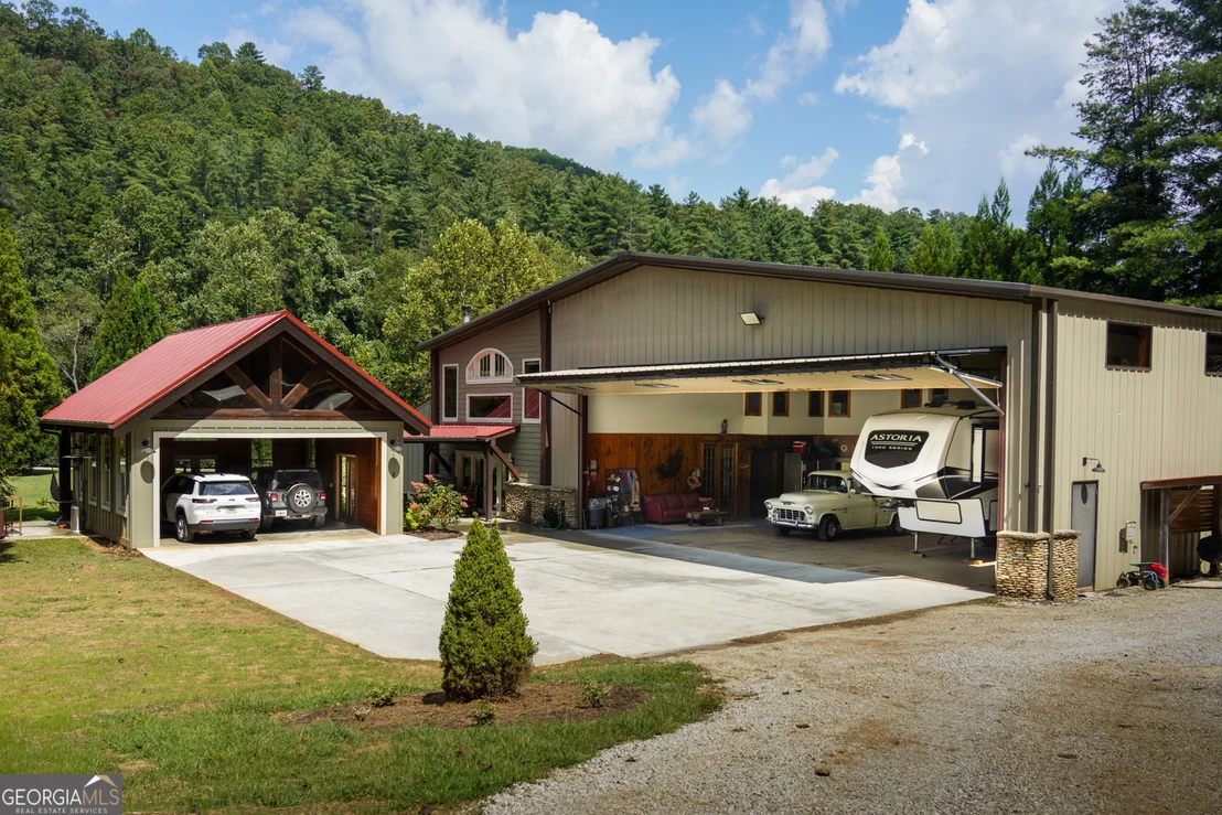 Photo of 141 Flying Ranch Drive