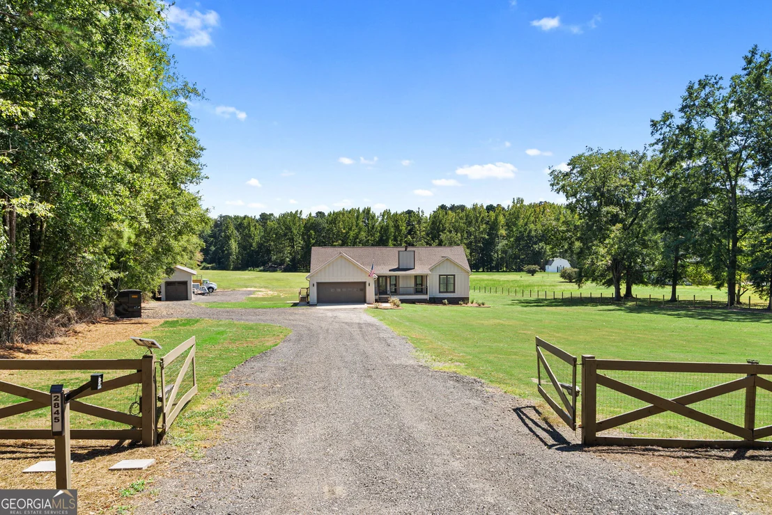 Photo of 2845 Hearn Road NW