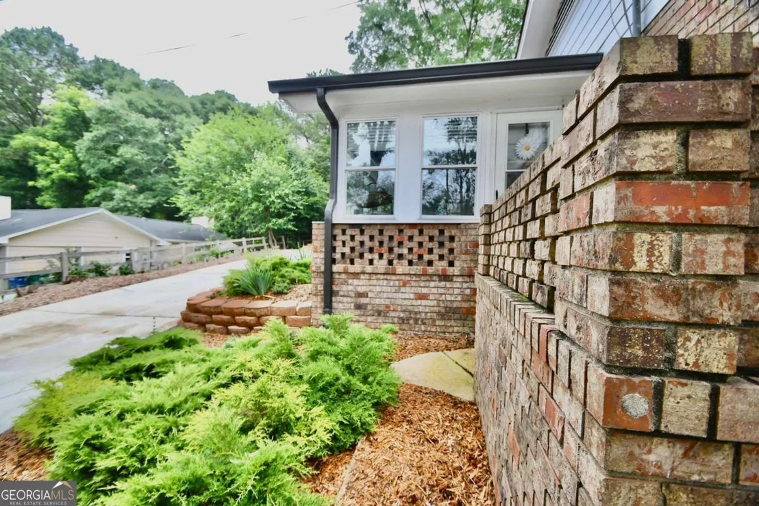 Photo of 280 Valleybrook Drive