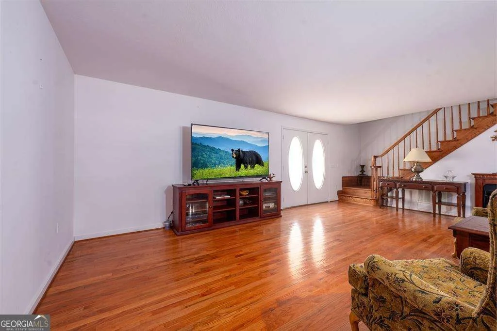 Photo of 221 Hunter Lane