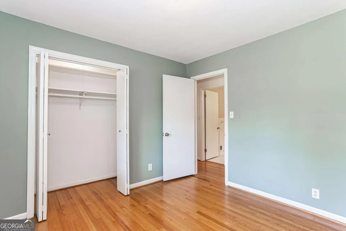 Photo of 461 Highview Drive SE
