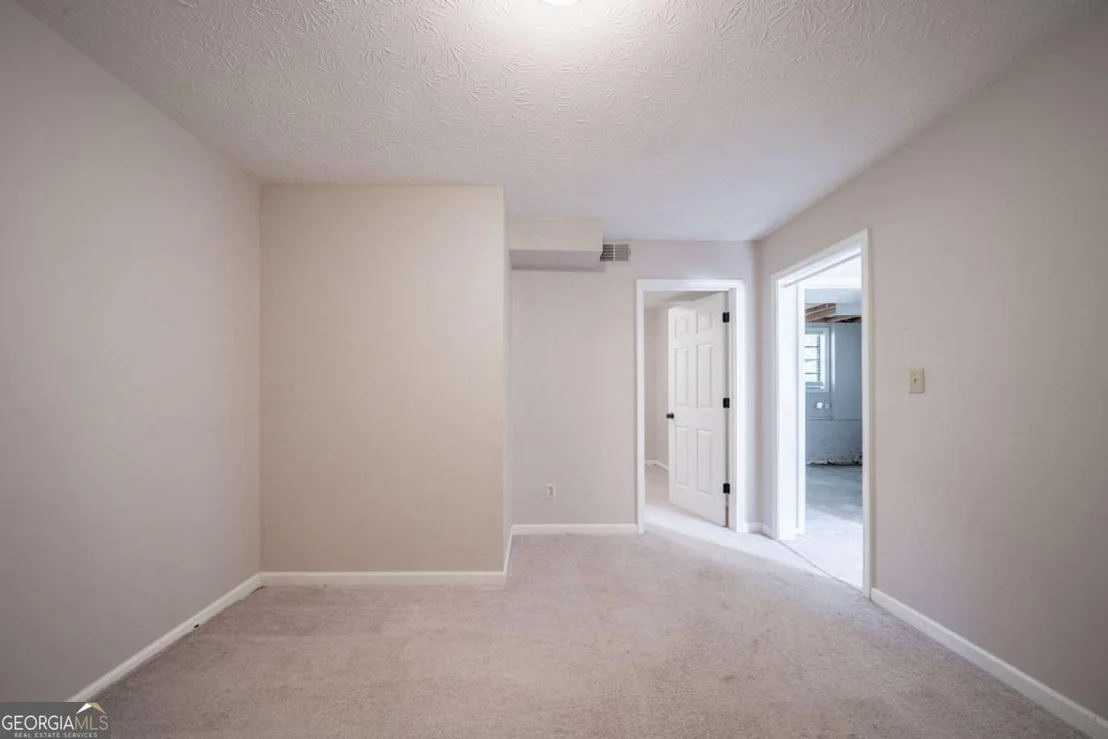 Photo of 4569 Iroquois Trail