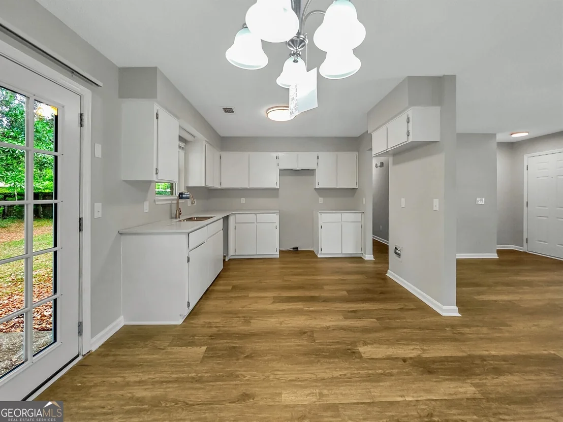 Photo of 1257 Roberts Way