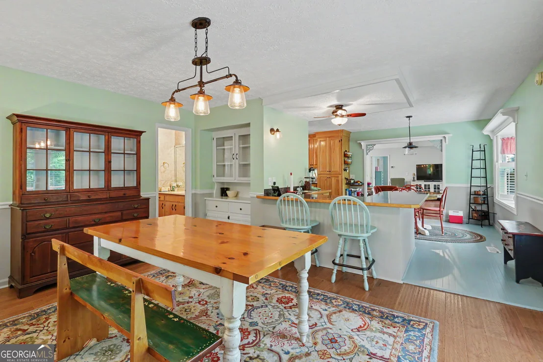 Photo of 854 Saddleback Circle