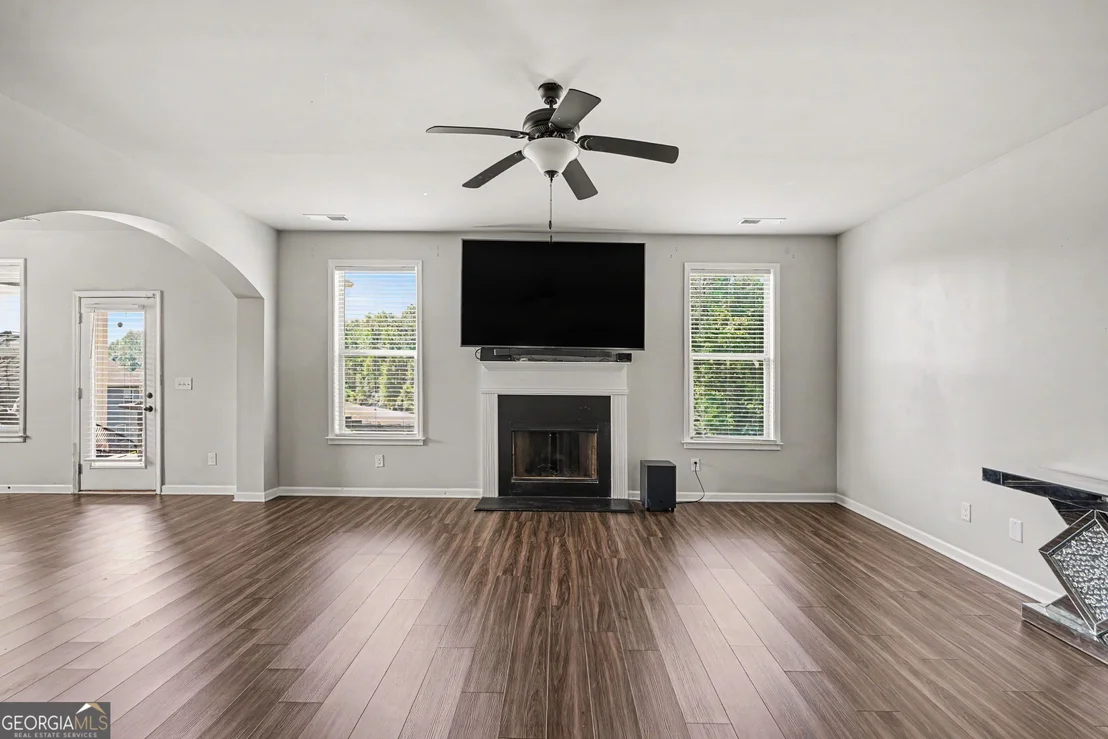 Photo of 945 Mystic Way
