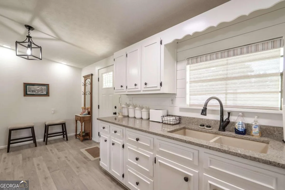Photo of 1180 Green Briar Drive