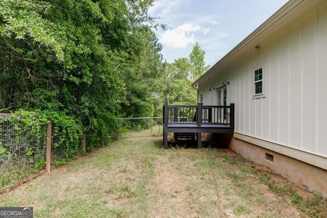 Photo of 930 James Holcomb Road