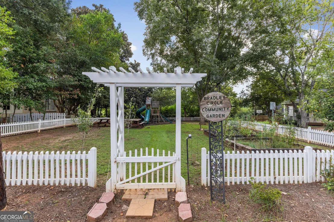 Photo of 2910 Bradley Circle