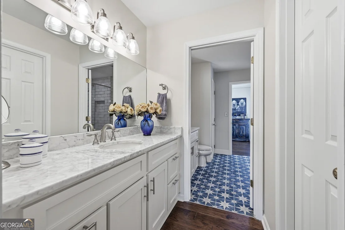 Photo of 3623 N River Road