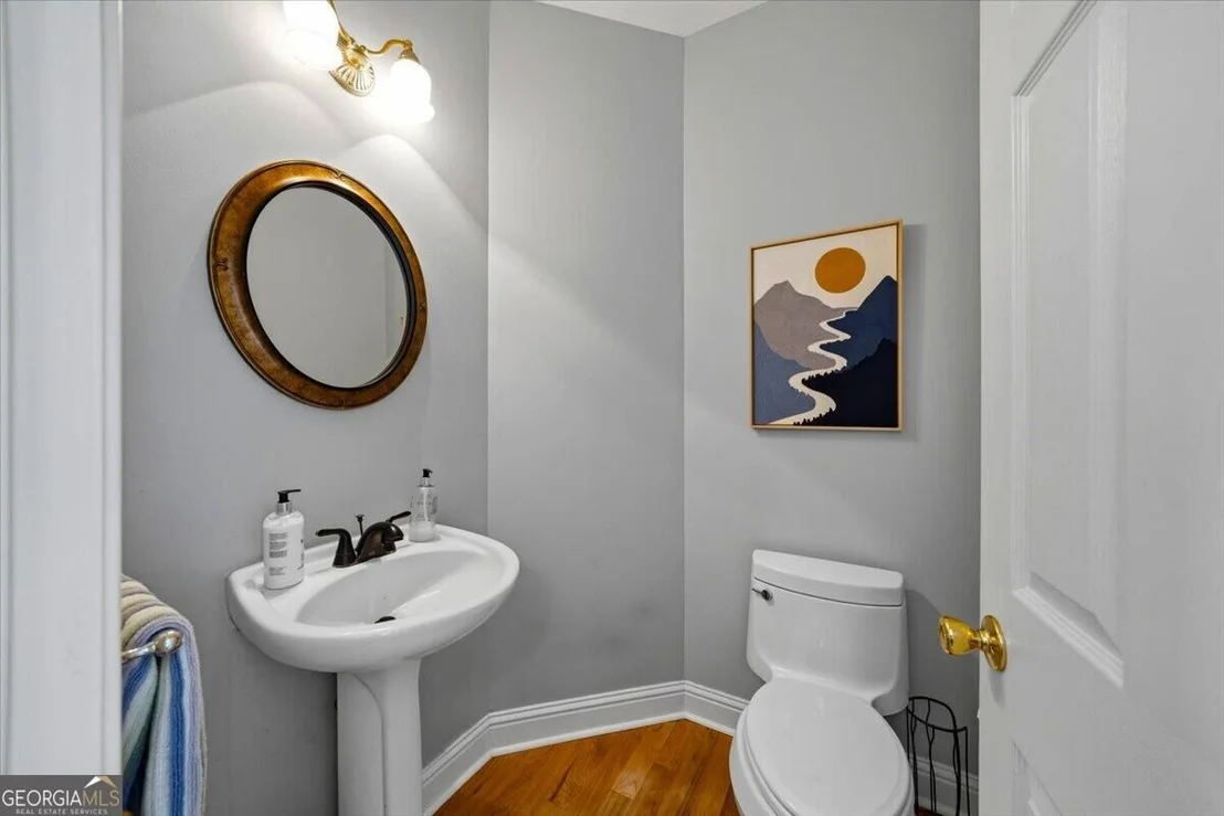 Photo of 920 Huntcliffe Drive
