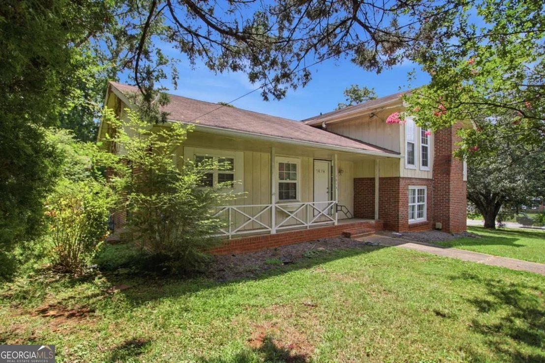 Photo of 1614 Devon Court