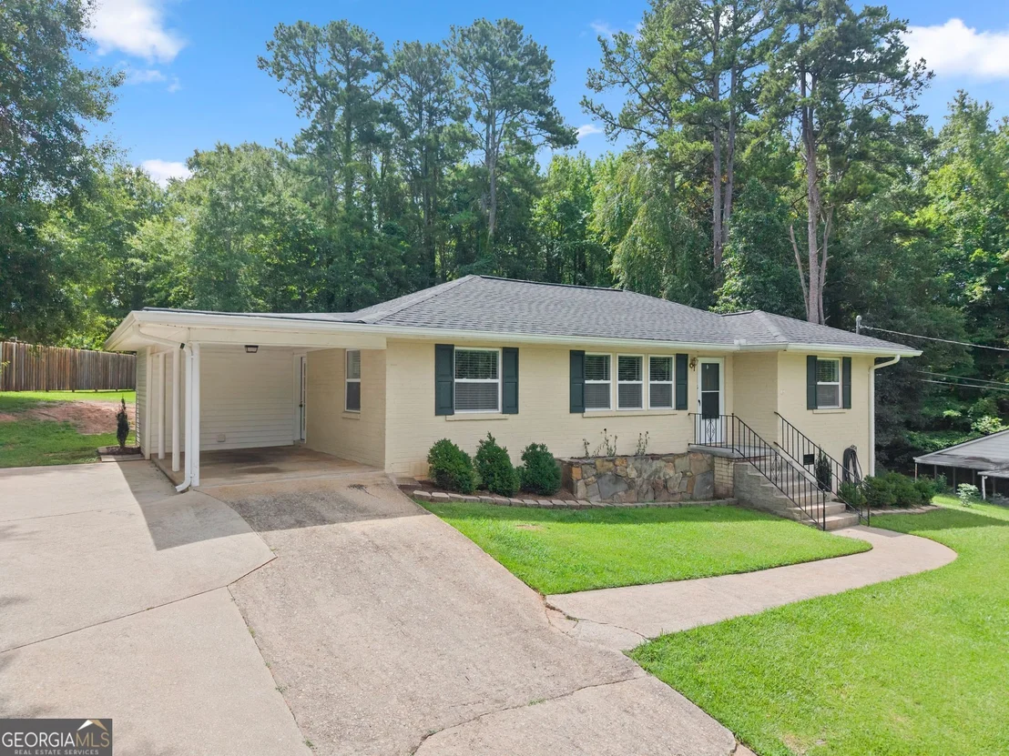 Photo of 47 Cherokee Boulevard