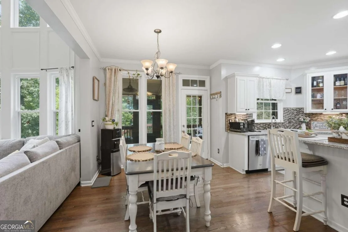 Photo of 214 Glenbrook Lane
