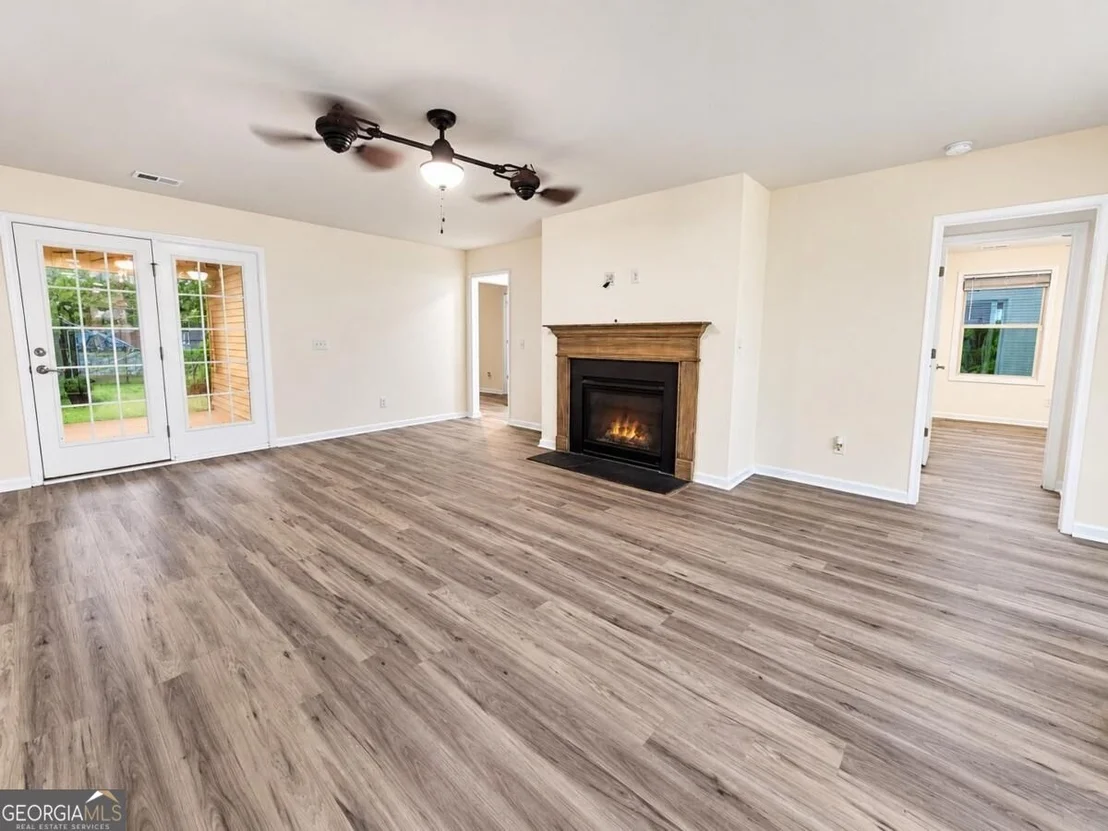 Photo of 6 Easy Street