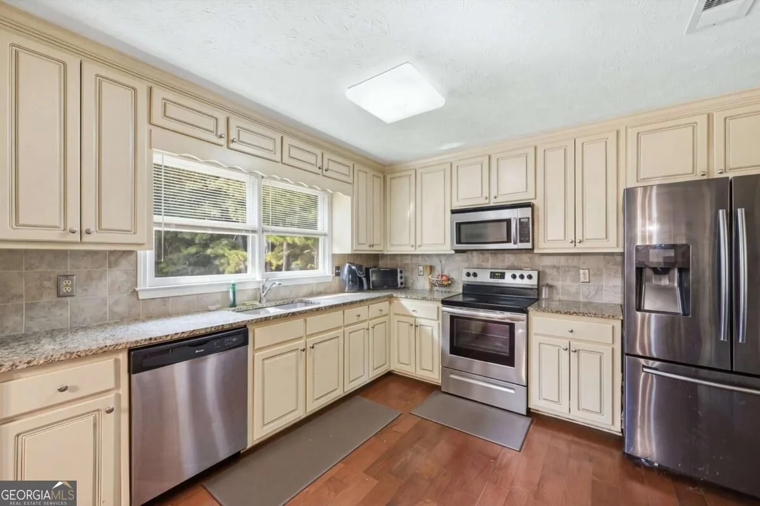 Photo of 1490 Chalet Circle