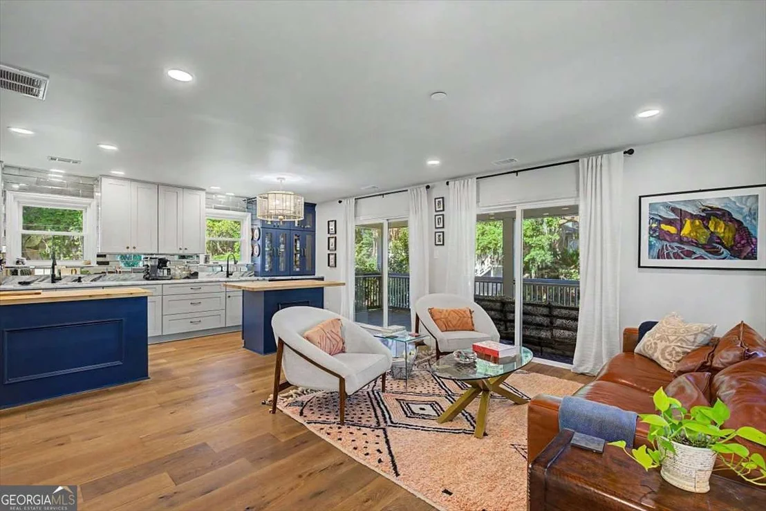 Photo of 210 Battery Way