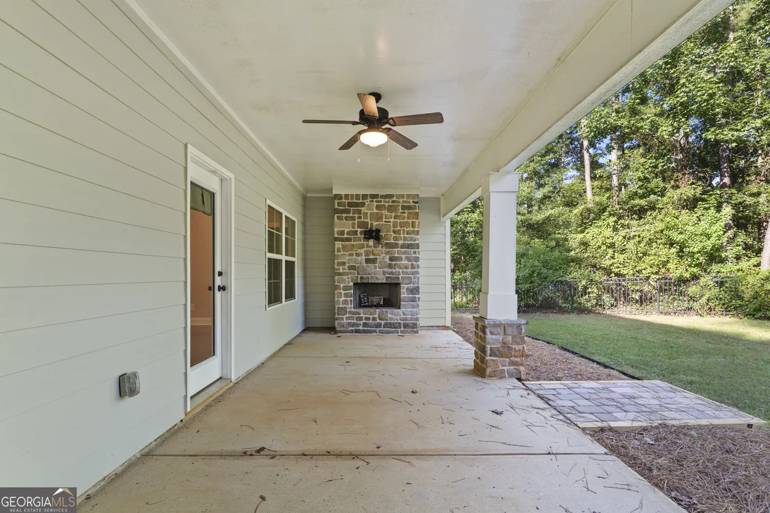 Photo of 122 Lee Road 2121