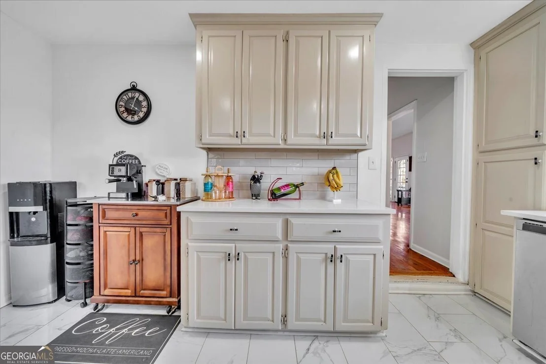 Photo of 330 Greentree Parkway