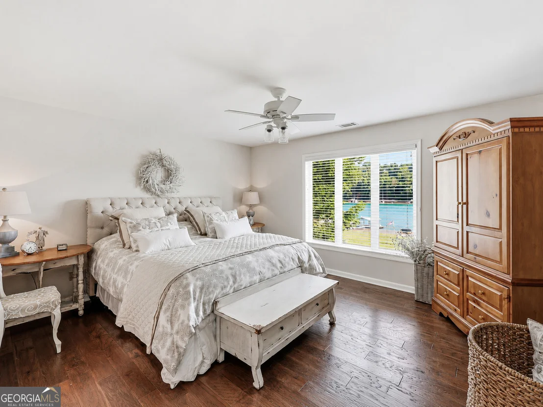 Photo of 3623 N River Road