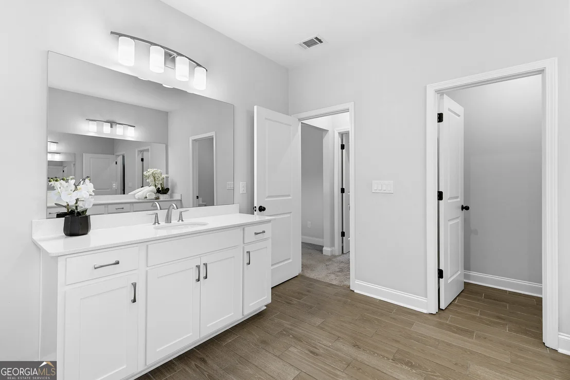 Photo of 710 Bridgeview Drive