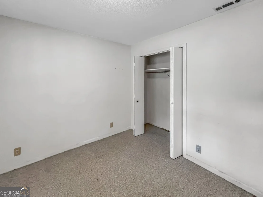 Photo of 411 Edgewater Circle