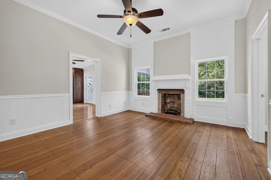 Photo of 406 Vineyard Road