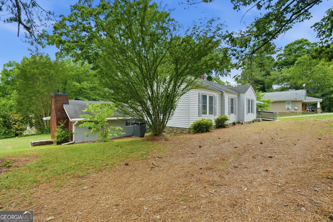 Photo of 3022 Maple Road SE